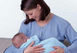 喂母乳视频,宝宝与妈妈的温馨互动